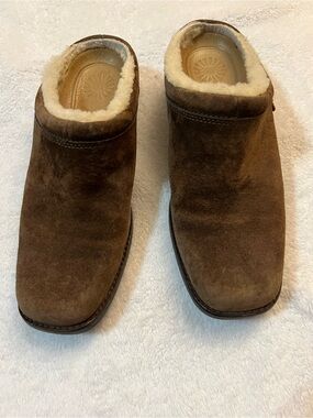 Woman’s Brown Suede Shearling-Lined Slip-On Clog